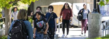 Students stroll at College of the Canyons on Wednesday, May 7, 2025. Habeba Mostafa/ The Signal